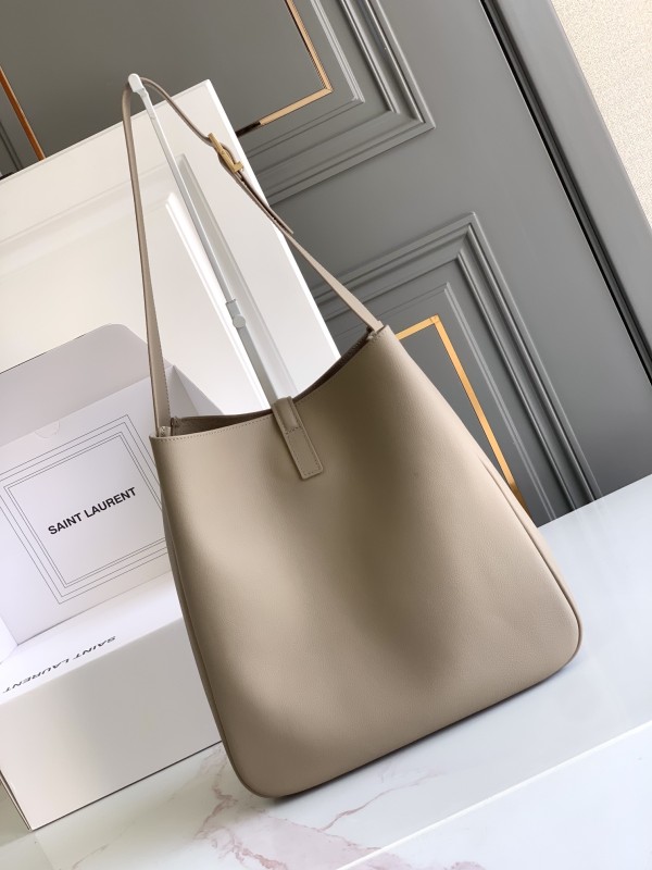 LE 5 À 7 Supple Large in Grained Leather(30*31*13cm)-058