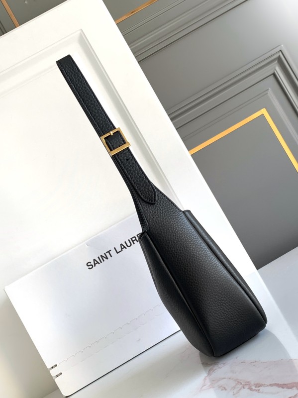 LE 5 À 7 Supple Baby in Grained Leather(15*16*7cm)-086