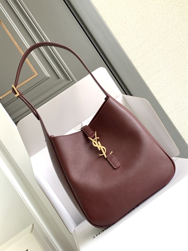 LE 5 À 7 Supple Small in Grained Leather(23*22*8.5cm)-057