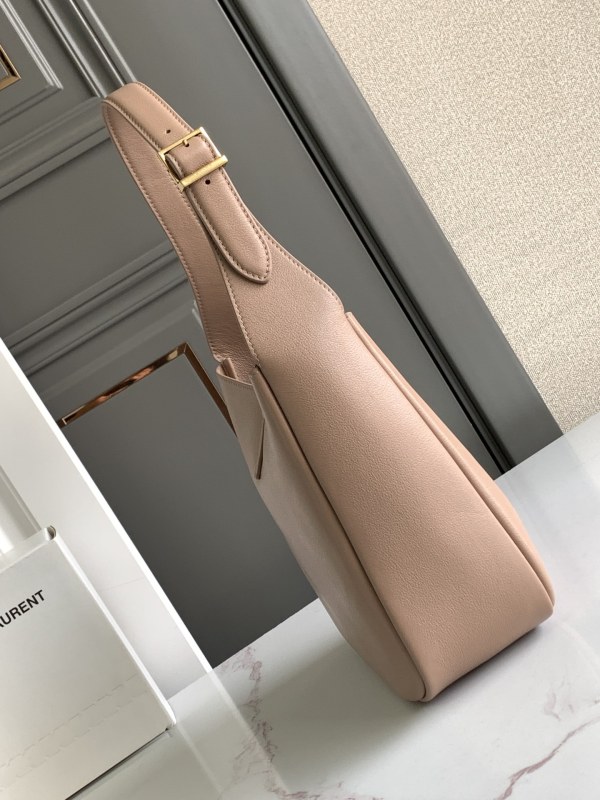 LE 5 À 7 Supple Small in Grained Leather(23*22*8.5cm)-057