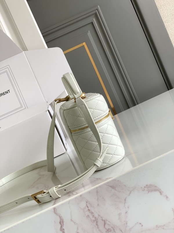 GABY Vanity Bag in Lambskin(18*11*6.5cm)-086