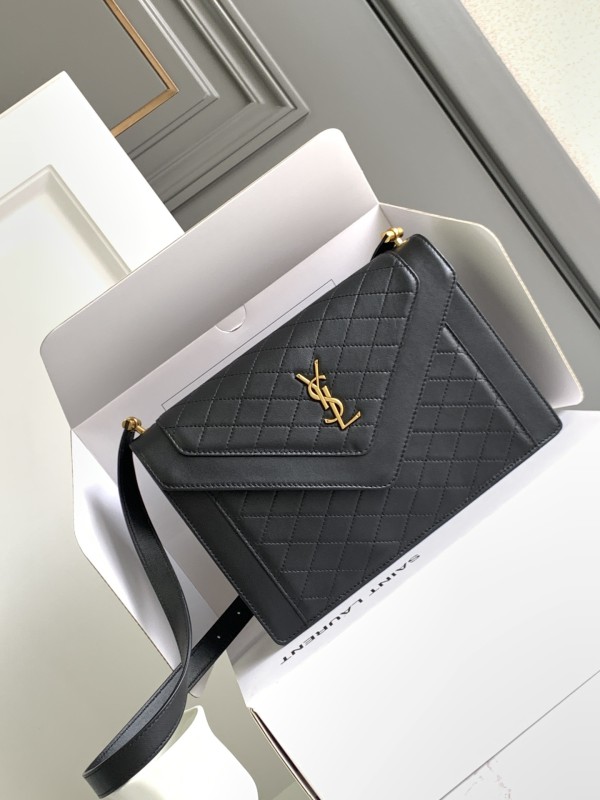 Gaby Envelope Wallet in Lambskin(26*18*5cm)-008