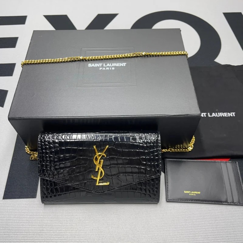 UPTOWN Chain Wallet in Crocodile-Embossed Shiny Leather(19*12*3cm)-006