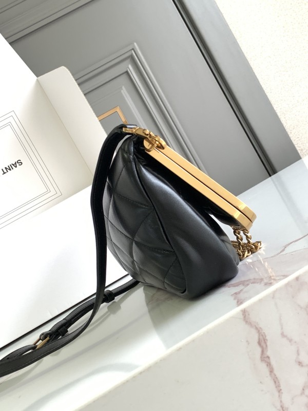 Quilted Shoulder Bag in Lambskin(26*17*4cm)-088