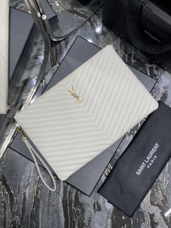 CASSANDRE MATELASSÉ Tablet Pouch in Leather(36*24.5*2.5cm)-084