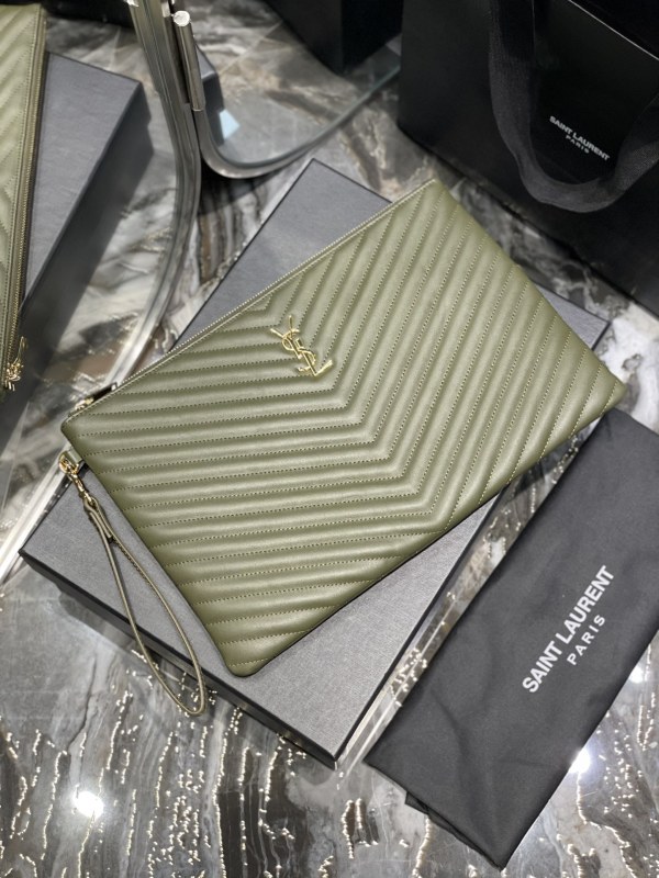 CASSANDRE MATELASSÉ Tablet Pouch in Leather(36*24.5*2.5cm)-084