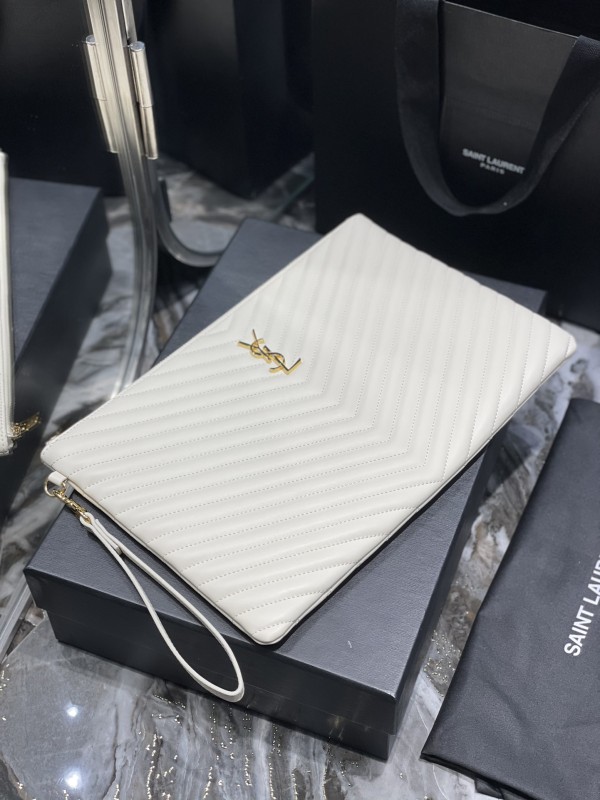 CASSANDRE MATELASSÉ Tablet Pouch in Leather(36*24.5*2.5cm)-084