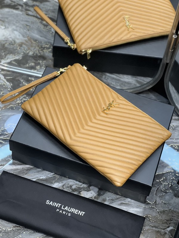 CASSANDRE MATELASSÉ Tablet Pouch in Leather(36*24.5*2.5cm)-084