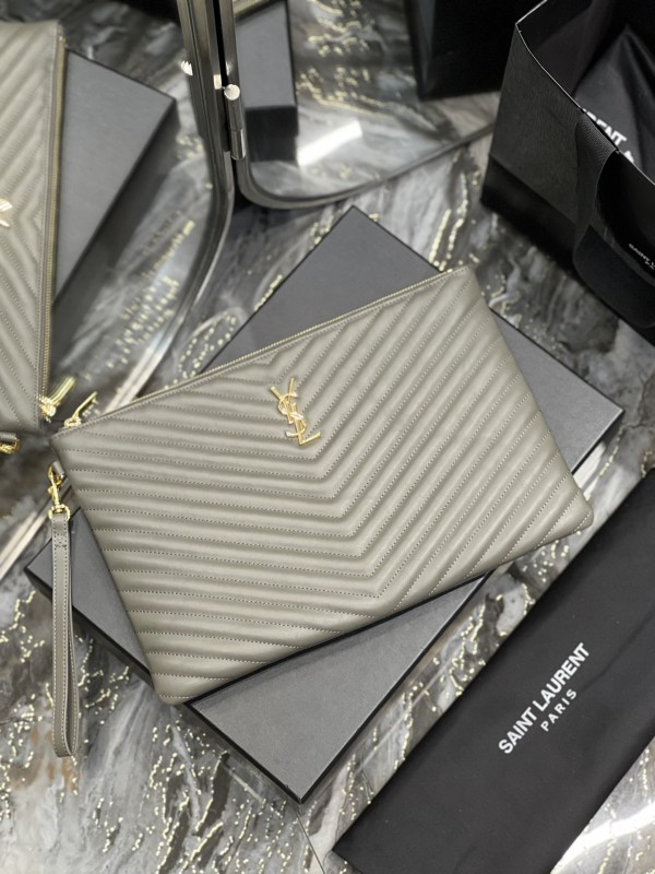 CASSANDRE MATELASSÉ Tablet Pouch in Leather(36*24.5*2.5cm)-084