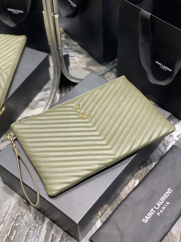 CASSANDRE MATELASSÉ Tablet Pouch in Leather(36*24.5*2.5cm)-084