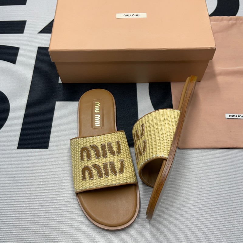 MiuMiu Slide