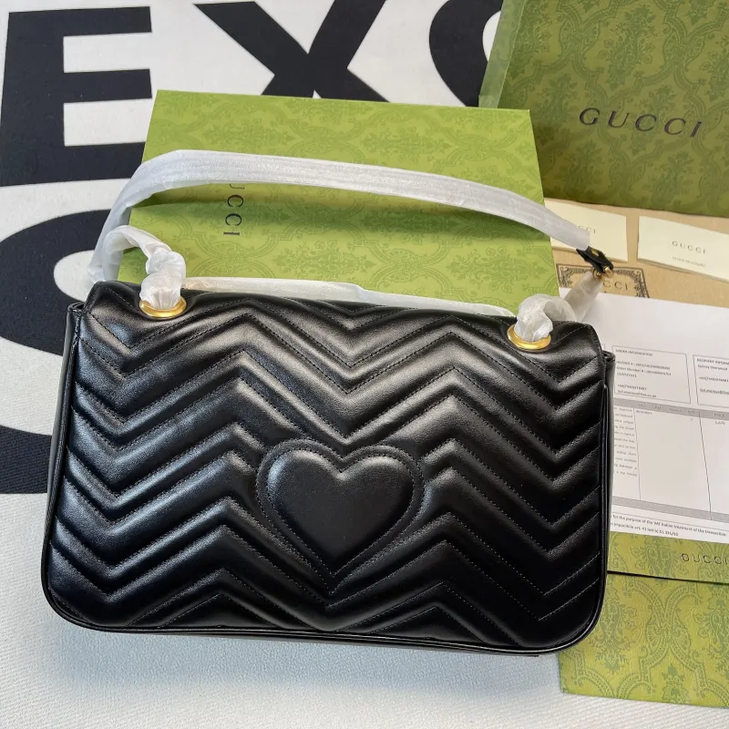 GG Marmont Medium Matelassé Shoulder Bag(31*19*7cm)-096