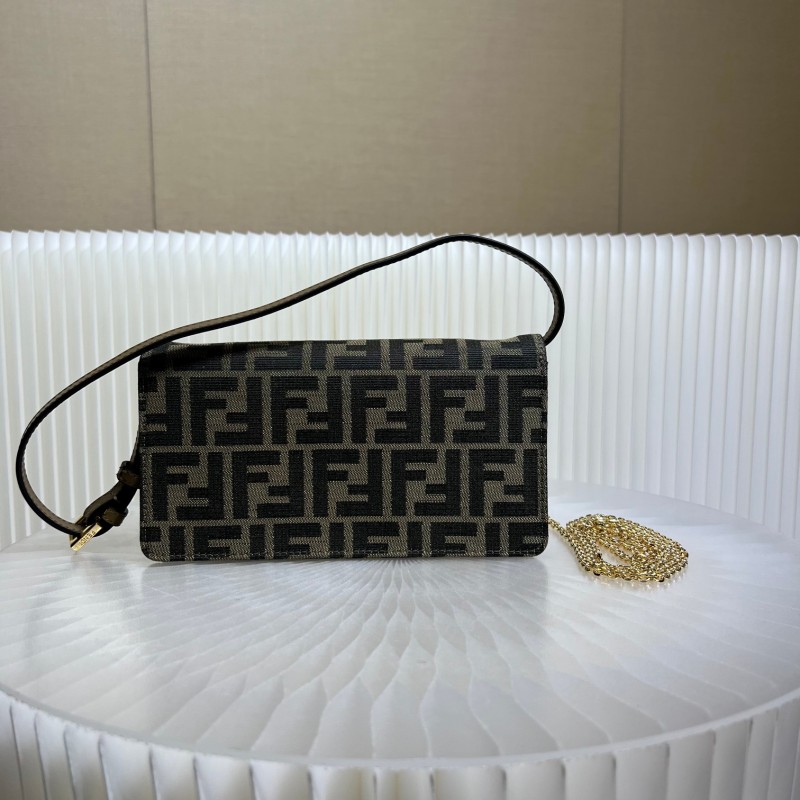 Wallet On Chain Baguette(21*11.5*5cm)-085