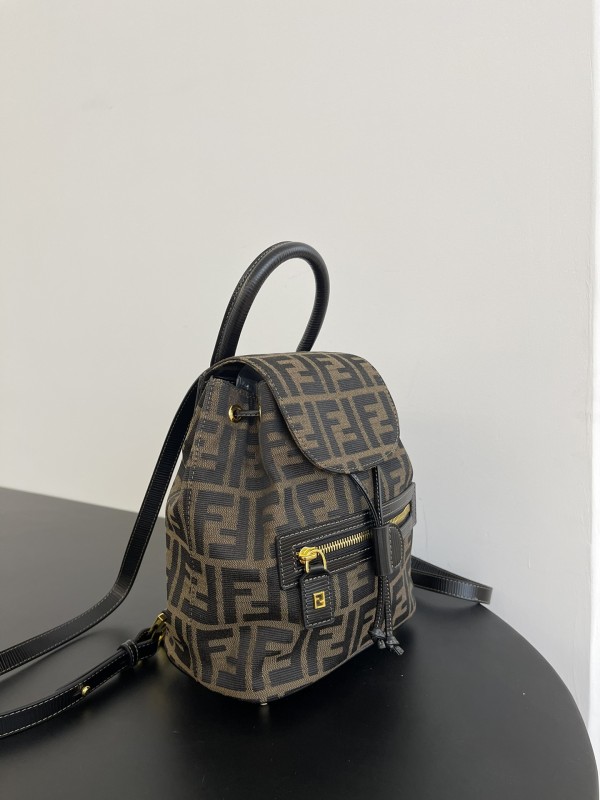 Fendi Backpack(18.5*24*10cm)