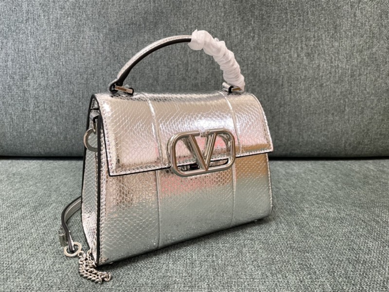 Small Valentino Garavani Vsling Handbag in Metallic Karung(22*17*9cm)-008