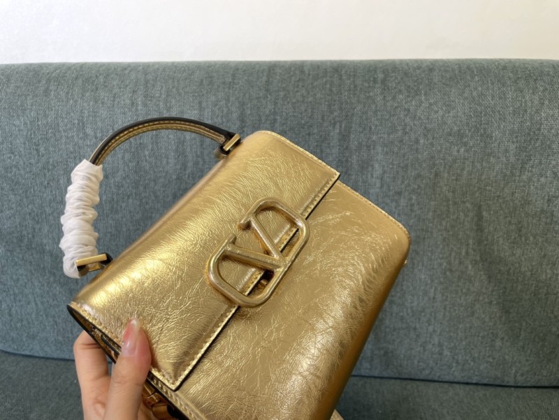 Small Vsling Fold Calfskin Handbag(22*17*9cm)-007