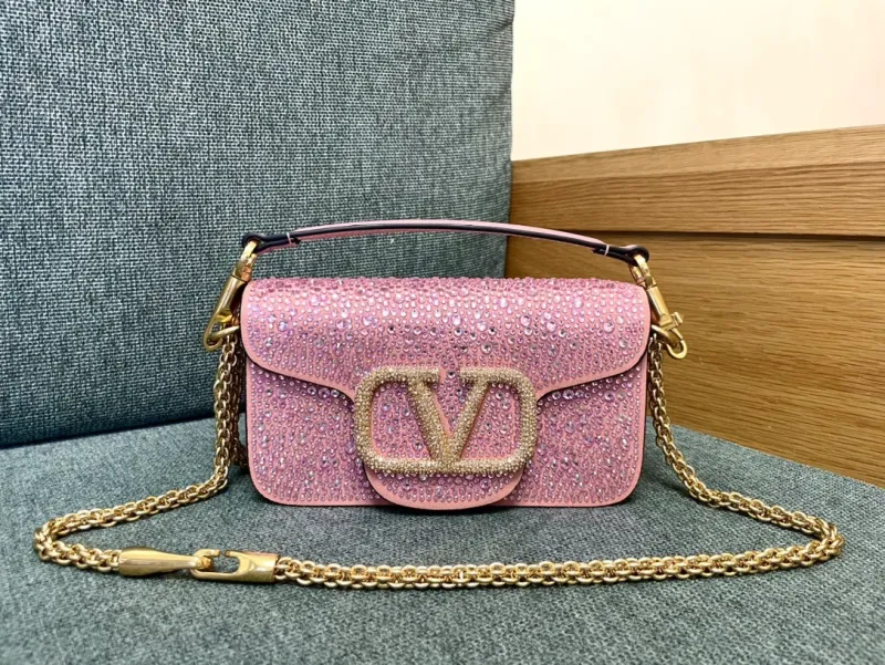 Small Valentino Garavani Locò Shoulder Bag with Rhinestones(20*11*5cm)-008