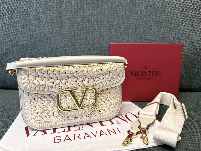 Valentino Garavani Alltime Raffia and Calfskin Shoulder Bag(23.5*18*8cm)-029