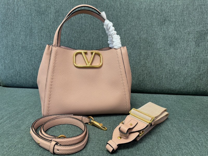 Valentino Garavani Alltime Medium Handbag in Grainy Calfskin(26*21*17cm)-087