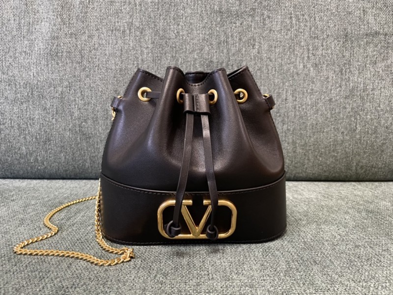 Mini Bucket Bag in Nappa with Vlogo Signature Chain(20*17*8.5cm)-006