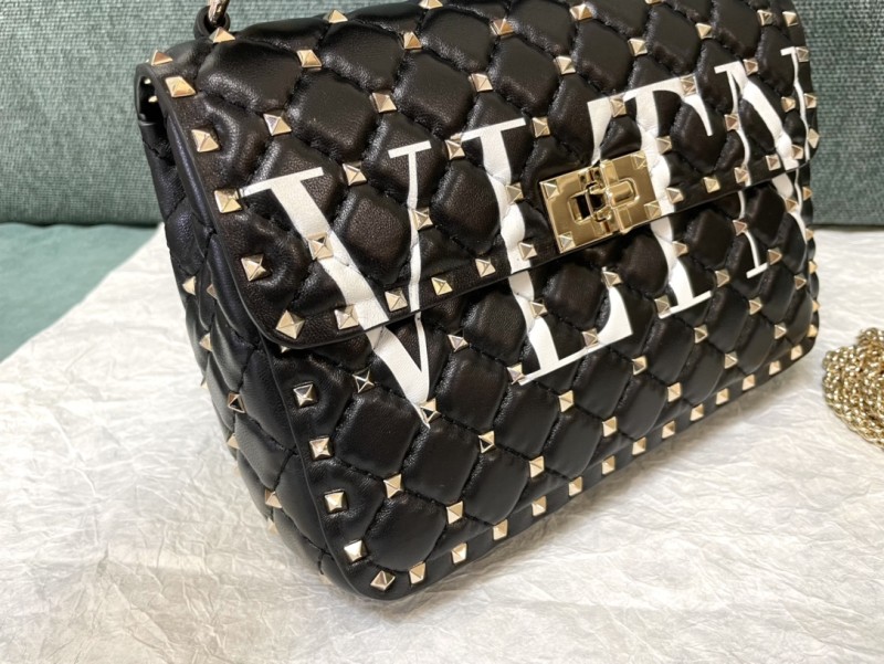 Medium Nappa Rockstud Spike Bag(23*16*6.5cm)-057