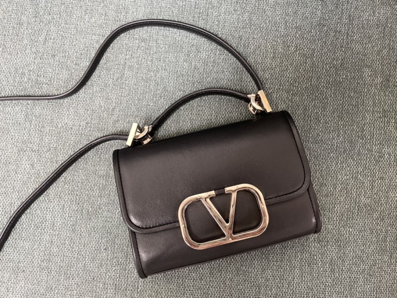 Valentino Garavani Vlogo Type Small Shoulder Bag in Calfskin(18*13*5cm)-007