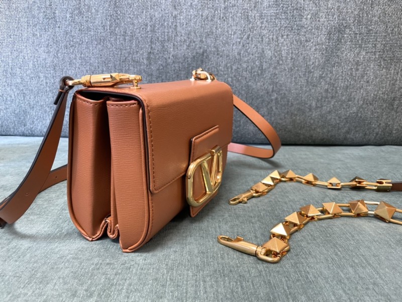 Small Stud Sign Alcove Calfskin Shoulder Bag(20*15*7cm)-058