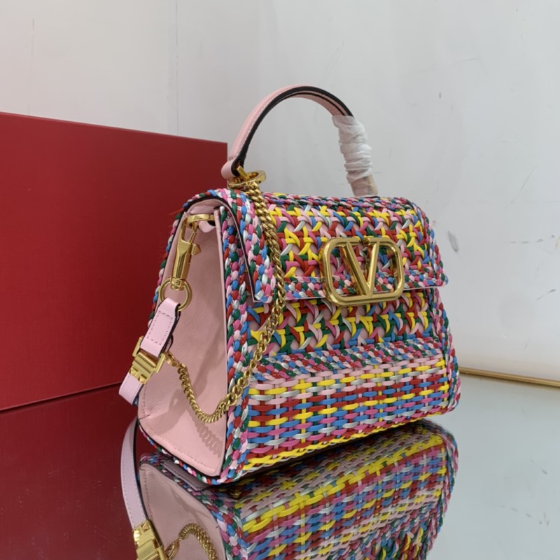 Small Valentino Garavani Vsling Hand-Knitted Handbag(22*17*9cm)-039 