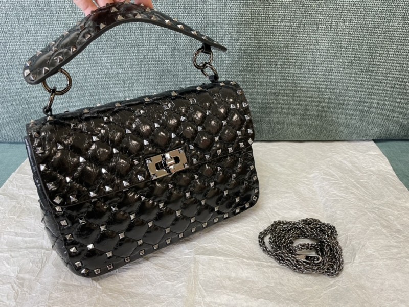 Medium Nappa Rockstud Spike Bag(23*16*6.5cm)-008