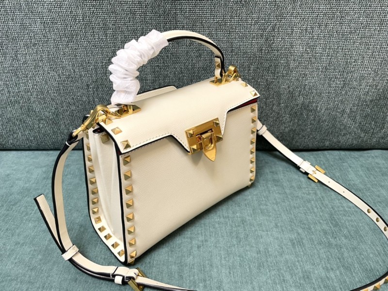 Valentino Garavani Rockstud Alcove Small Handbag in Grainy Calfskin(22*17*9cm)-057