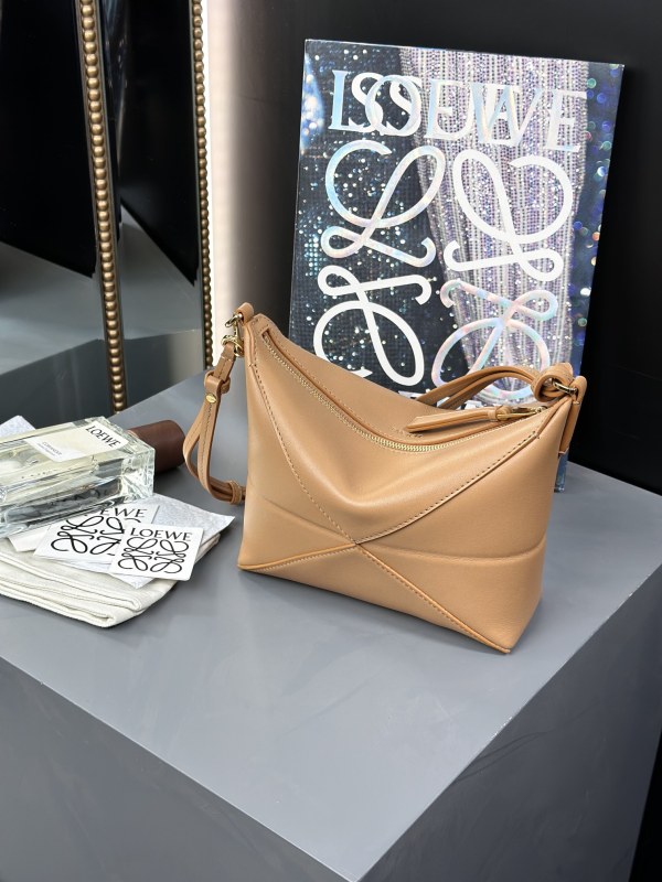 Puzzle Fold Pouch in Shiny Nappa Calfskin(23*15.5*6.5cm)-055