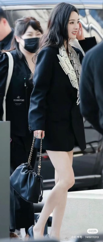 Medium Flamenco Purse in Mellow Nappa Lambskin(30*20*10.5cm)-037