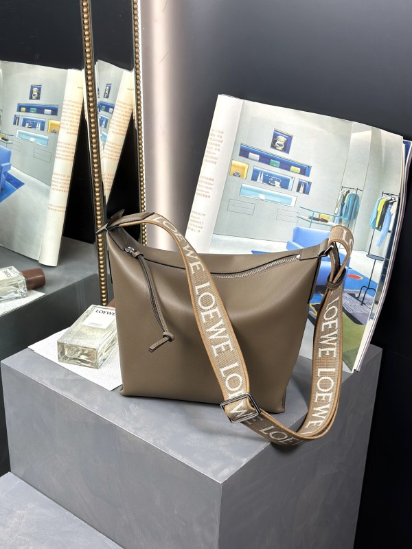 Small Cubi Crossbody Bag in Supple Smooth Calfskin and Jacquard(29.5*22*10.5cm)-056