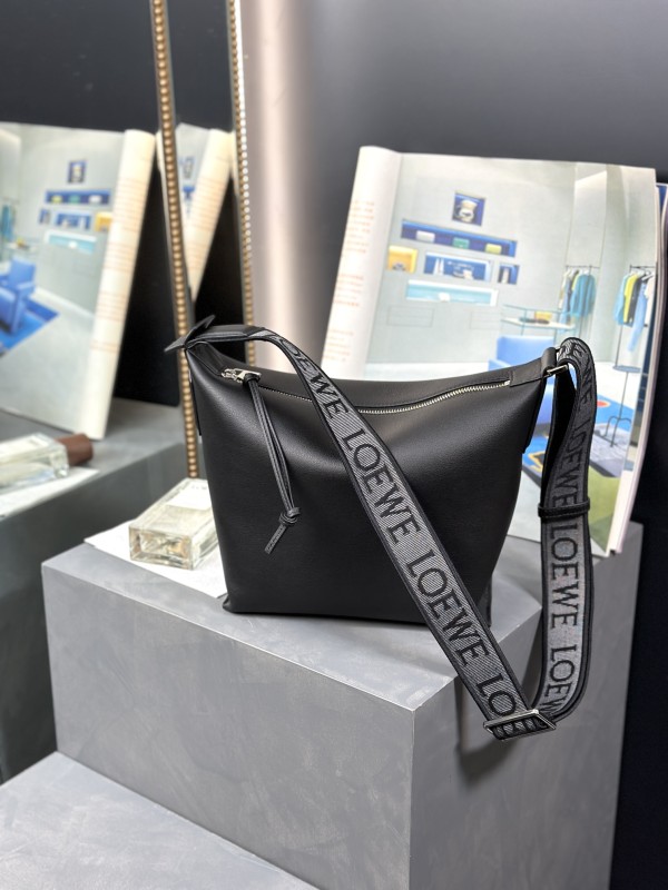 Small Cubi Crossbody Bag in Supple Smooth Calfskin and Jacquard(29.5*22*10.5cm)-056