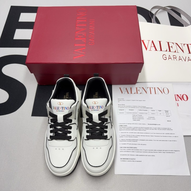 One Stud Low-Top Sneaker(Unisex)