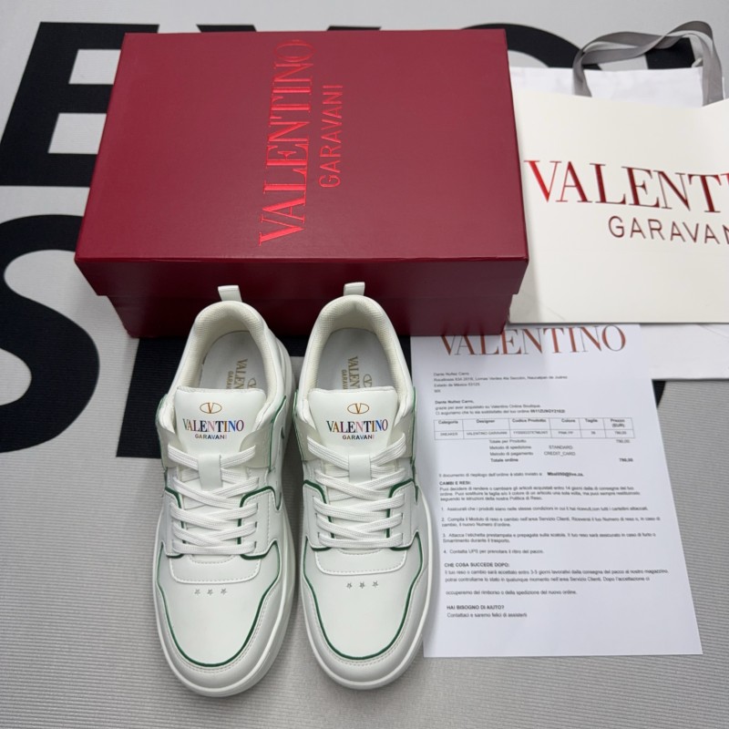 One Stud Low-Top Sneaker(Unisex)