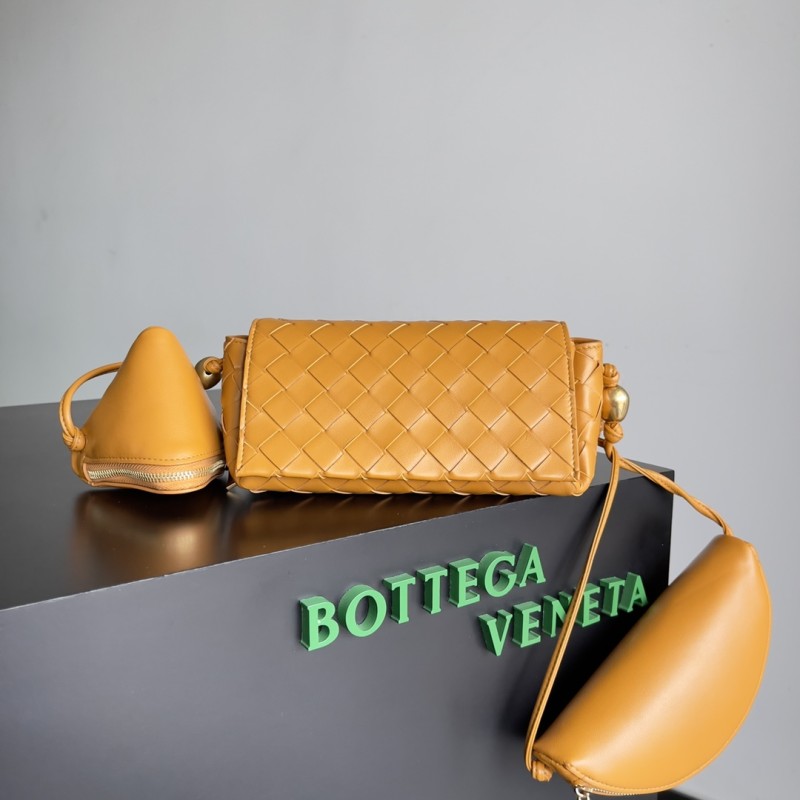 Intrecciato Pouch(18*9*8cm)-018