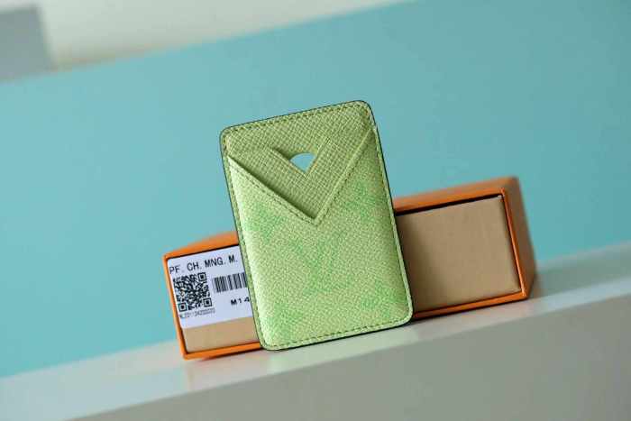 Porte Cartes Magnet Taiga “9.5*6.5*CM” 071