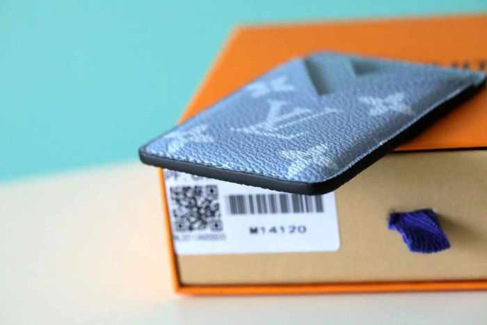 Porte Cartes Magnet Taiga “9.5*6.5*CM” 071