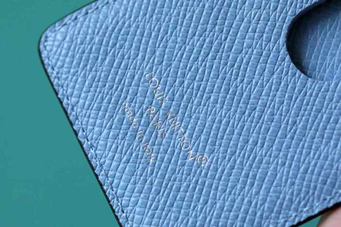 Porte Cartes Magnet Taiga “9.5*6.5*CM” 071
