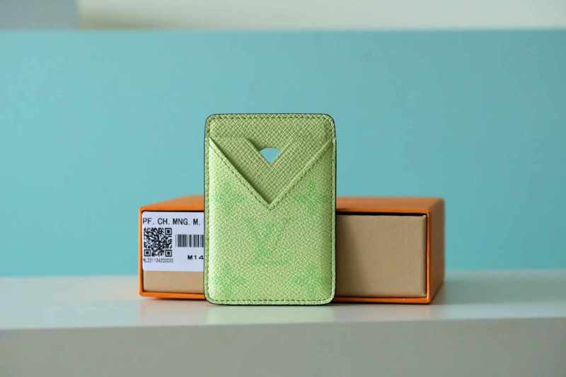 Porte Cartes Magnet Taiga “9.5*6.5*CM” 071