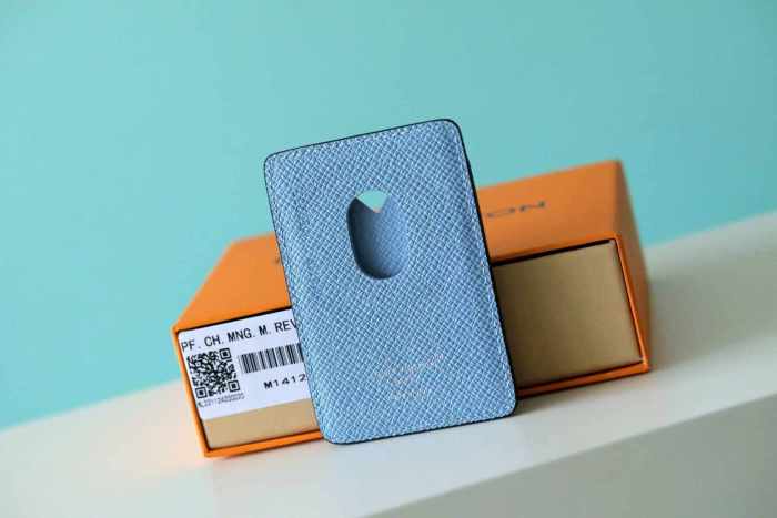 Porte Cartes Magnet Taiga “9.5*6.5*CM” 071