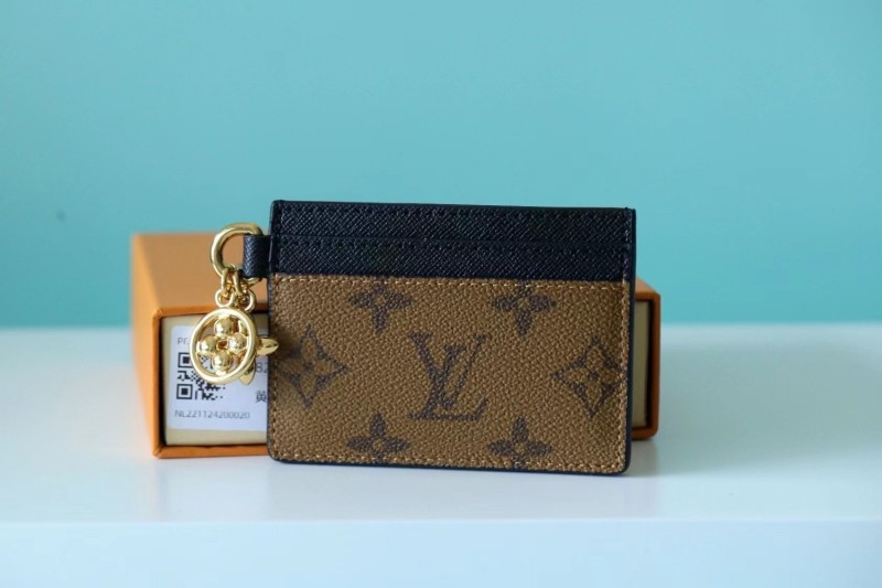 Charms Monogram Empreinte “10*7*0.3CM” 022