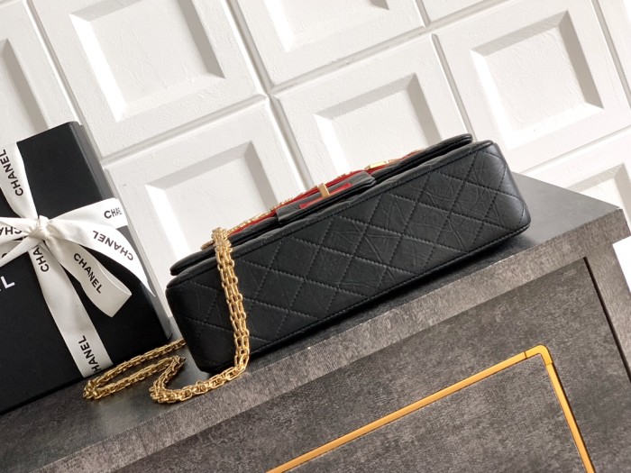 25K Medium Flap Bag with Badge Embellishments “25.5cm”-0511 =AS5852