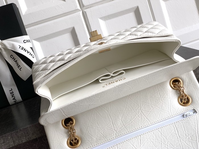 25K Medium Flap Bag with Badge Embellishments “25.5cm”-0511 =AS5852
