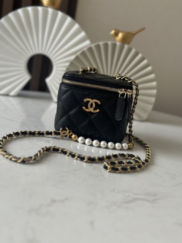 Mini Vanity Case with Pearl Chain “10.5x8.5x7cm”-085 =