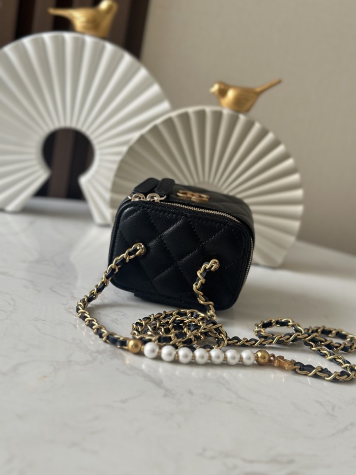 Mini Vanity Case with Pearl Chain “10.5x8.5x7cm”-085 =