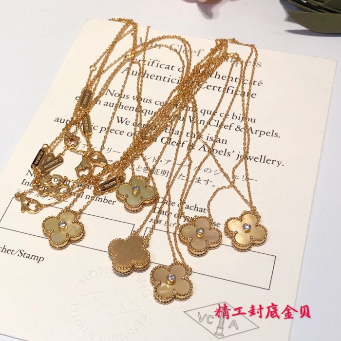 Necklace 04=