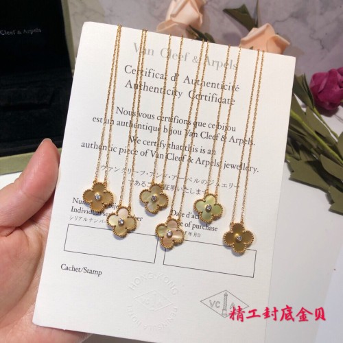 Necklace 04=