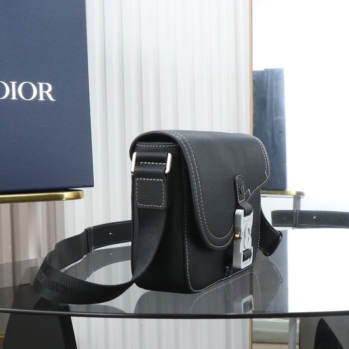 Saddle “23 x 17 x 6 cm”-005=